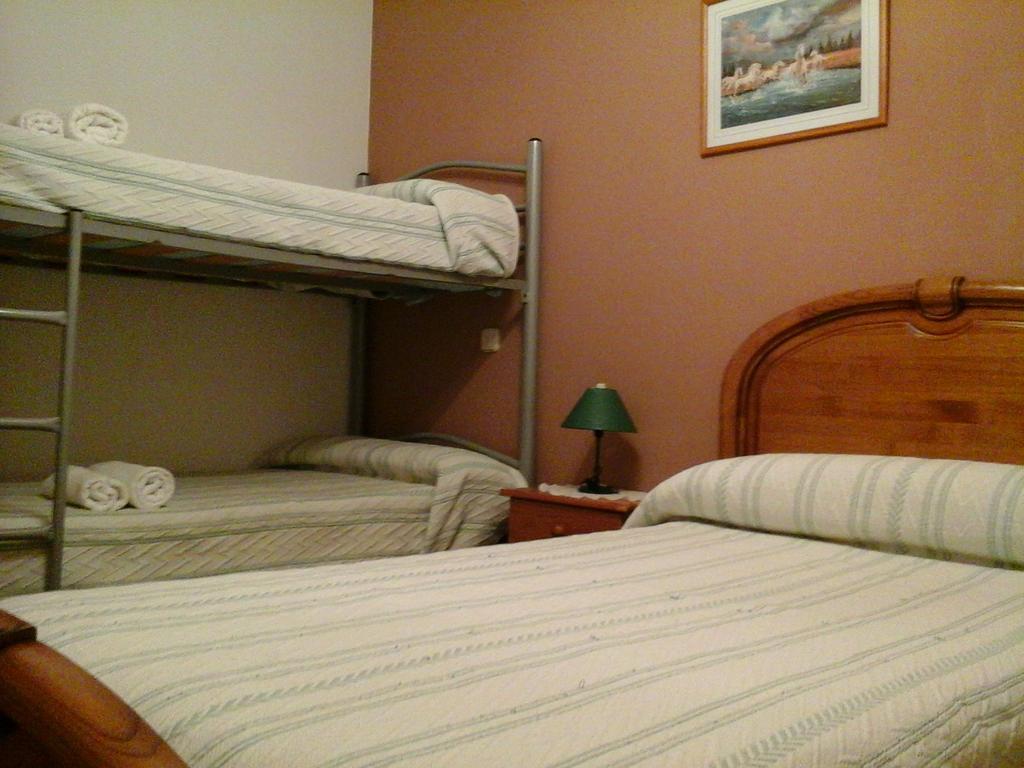 Hostal Pinera Vega de Espinareda Quarto foto